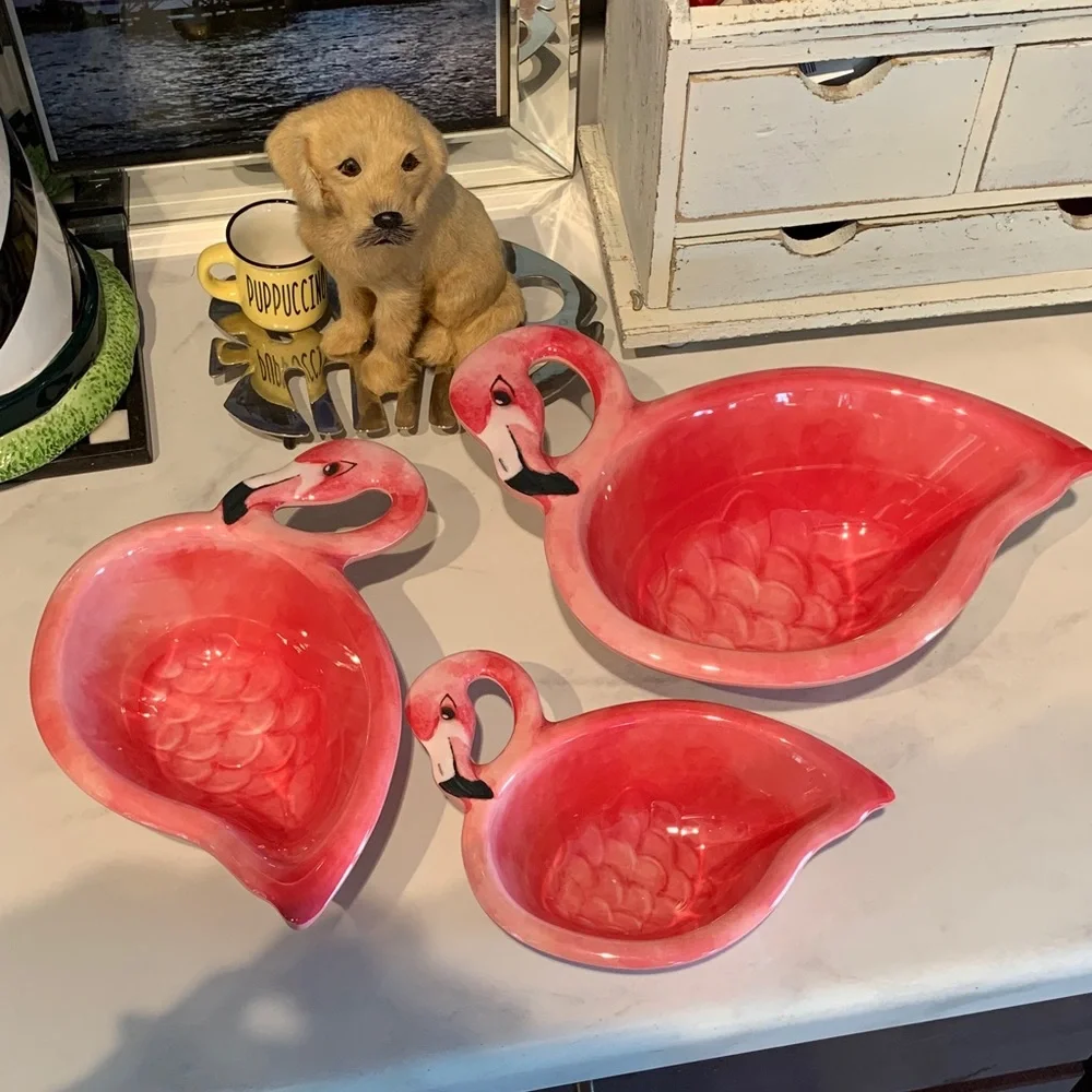 Tommy Bahama 3 Flamingo🦩Nesting Bowls, S, M & L. Large is ~12”. No scratches.